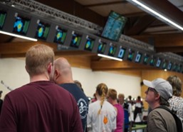 Blick zu den Deutschen Meisterschaften auf der Olympia-Schießanlage in Garching-Hochbrück.